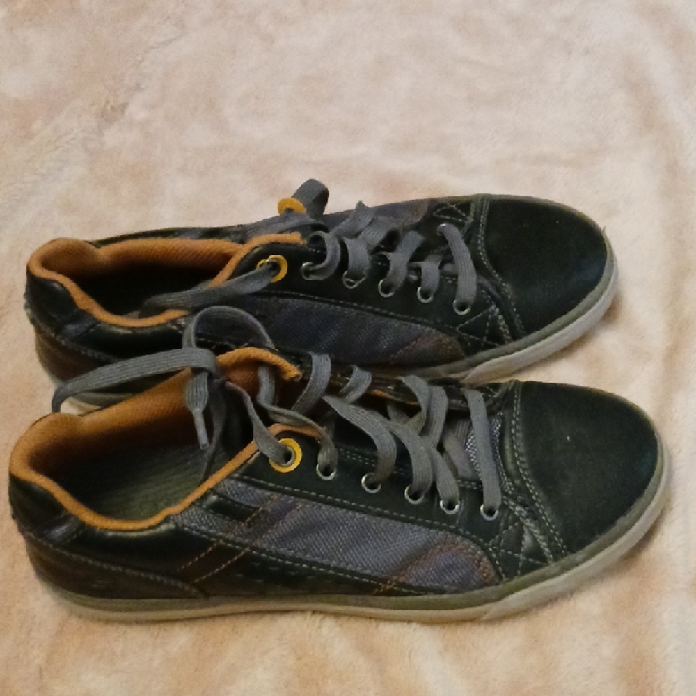 Skechers Men's Black and Tan Sneakers
